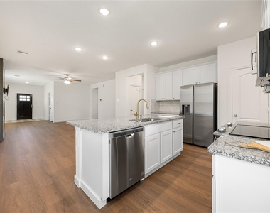 31411 Horseshoe Meadow Bend Lane - Photo Thumbnail 6