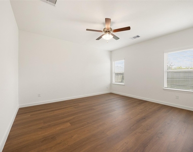 31411 Horseshoe Meadow Bend Lane - Photo Thumbnail 13