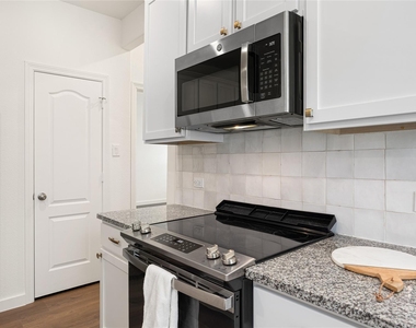 31411 Horseshoe Meadow Bend Lane - Photo Thumbnail 8