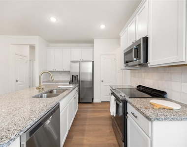 31411 Horseshoe Meadow Bend Lane - Photo Thumbnail 10