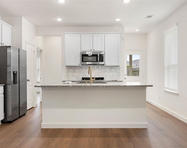 31411 Horseshoe Meadow Bend Lane - Photo Thumbnail 7