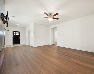 31411 Horseshoe Meadow Bend Lane - Photo Thumbnail 5