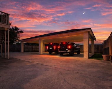 2126 Banks Street - Photo Thumbnail 1