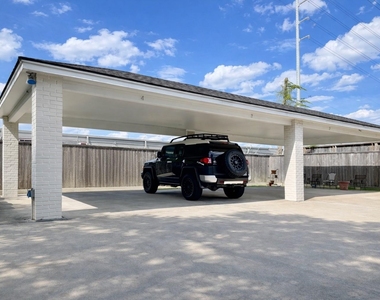 2126 Banks Street - Photo Thumbnail 36