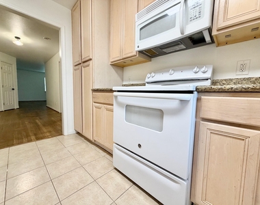 2126 Banks Street - Photo Thumbnail 30