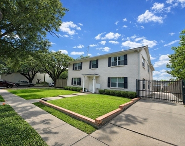 2126 Banks Street - Photo Thumbnail 2