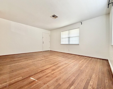 2126 Banks Street - Photo Thumbnail 15