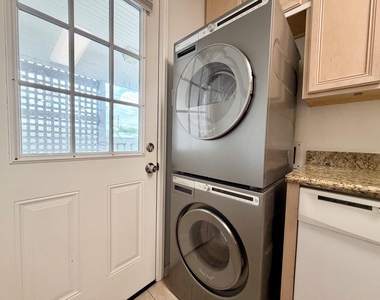 2126 Banks Street - Photo Thumbnail 32