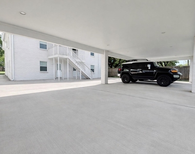 2126 Banks Street - Photo Thumbnail 37