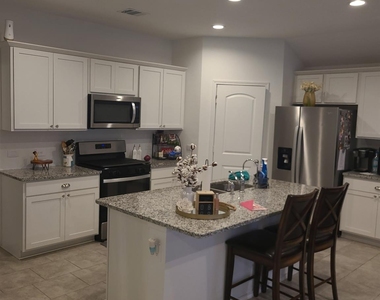 16118 Jordan Meadow Way - Photo Thumbnail 2