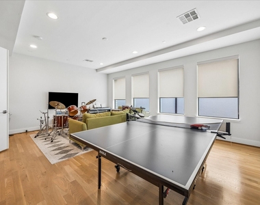 4532 Sunburst Street - Photo Thumbnail 7