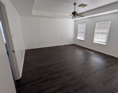 508 Birch Cluster Court - Photo Thumbnail 7