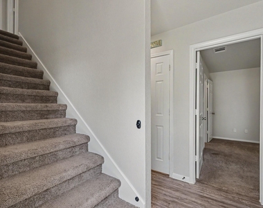 16701 E Hammon - Photo Thumbnail 13