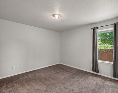 16701 E Hammon - Photo Thumbnail 14