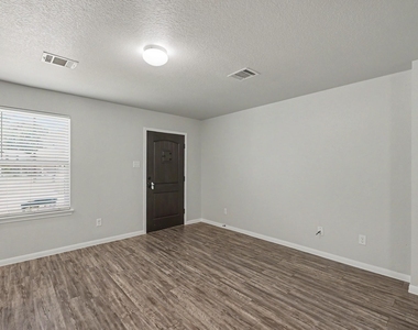 16701 E Hammon - Photo Thumbnail 6