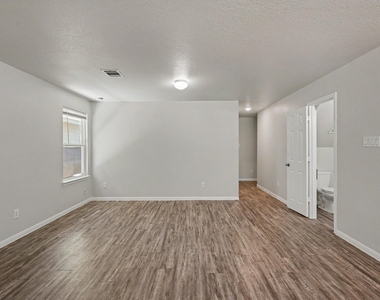 16701 E Hammon - Photo Thumbnail 10