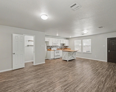 16701 E Hammon - Photo Thumbnail 9