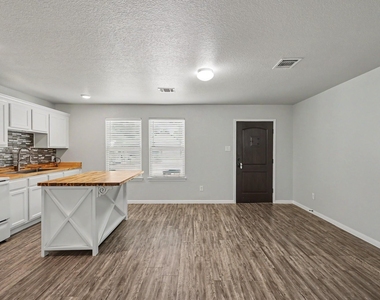16701 E Hammon - Photo Thumbnail 5