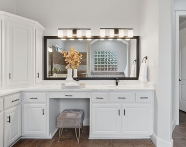 7603 Hogan Bridge Court - Photo Thumbnail 20