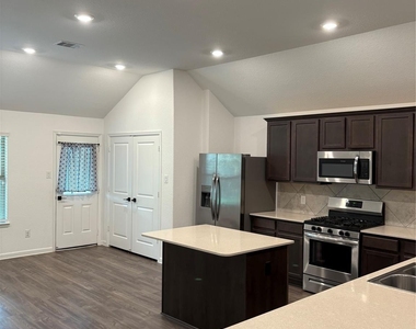 16154 Dockside Street - Photo Thumbnail 5