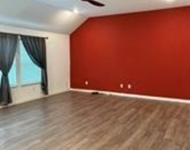 16154 Dockside Street - Photo Thumbnail 2