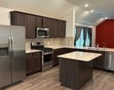 16154 Dockside Street - Photo Thumbnail 4