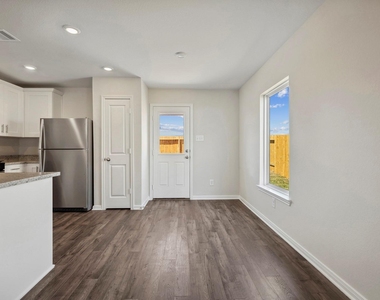 10402 Red Cardinal Drive - Photo Thumbnail 7