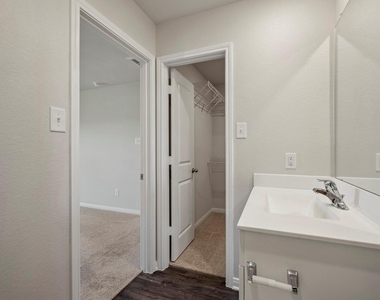10402 Red Cardinal Drive - Photo Thumbnail 13