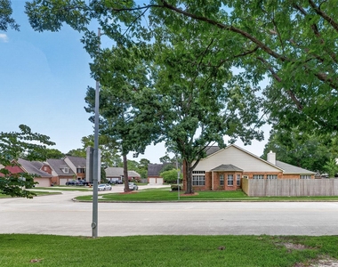1502 Beechurst Court - Photo Thumbnail 3