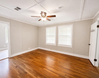 5707 Delfren Lane - Photo Thumbnail 11