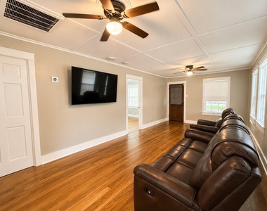 5707 Delfren Lane - Photo Thumbnail 3