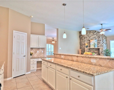 4530 Springfield Lakes Street - Photo Thumbnail 7