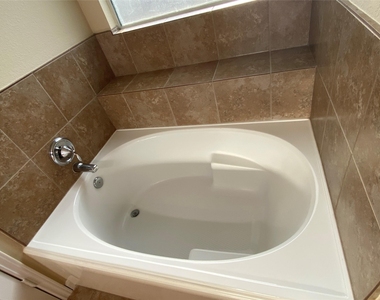 4903 Summer Ridge Drive - Photo Thumbnail 15