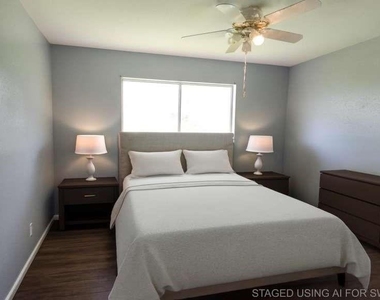 7623 Kellwood Drive - Photo Thumbnail 7