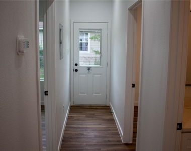 106 Runnels Street - Photo Thumbnail 20