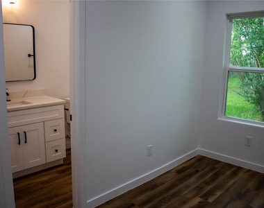 106 Runnels Street - Photo Thumbnail 18