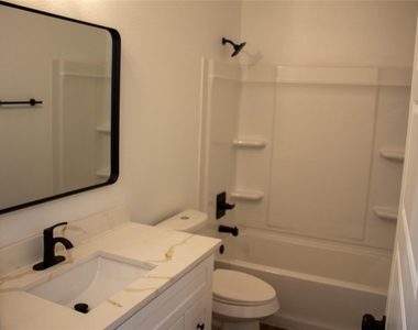 106 Runnels Street - Photo Thumbnail 12