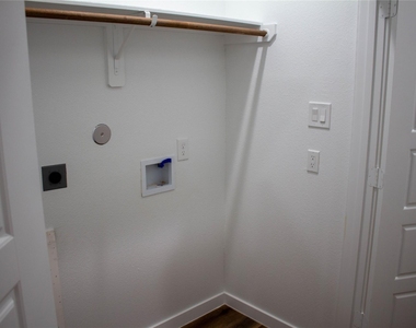 106 Runnels Street - Photo Thumbnail 10