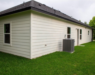 106 Runnels Street - Photo Thumbnail 31