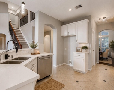 302 Trillium Drive - Photo Thumbnail 9