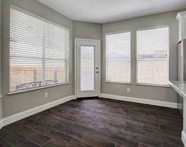 5630 Heather Run - Photo Thumbnail 10