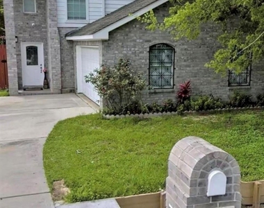 6011 Balbo Street - Photo Thumbnail 8