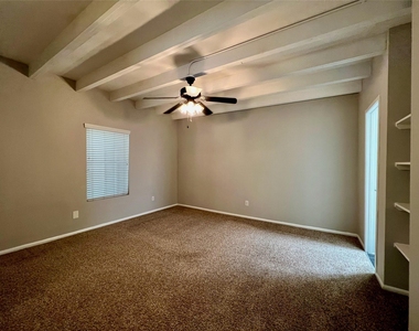 219 Marshall Street - Photo Thumbnail 5