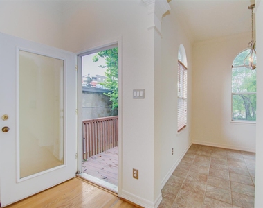 911 Reinicke Street - Photo Thumbnail 20
