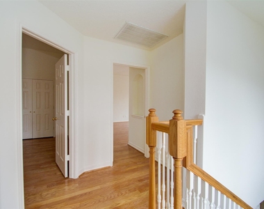 911 Reinicke Street - Photo Thumbnail 32