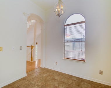911 Reinicke Street - Photo Thumbnail 25