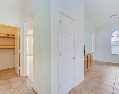 911 Reinicke Street - Photo Thumbnail 28