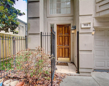 911 Reinicke Street - Photo Thumbnail 2