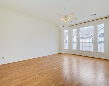 911 Reinicke Street - Photo Thumbnail 41