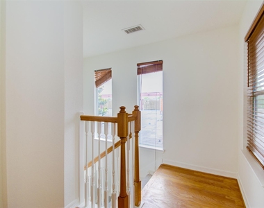 911 Reinicke Street - Photo Thumbnail 33